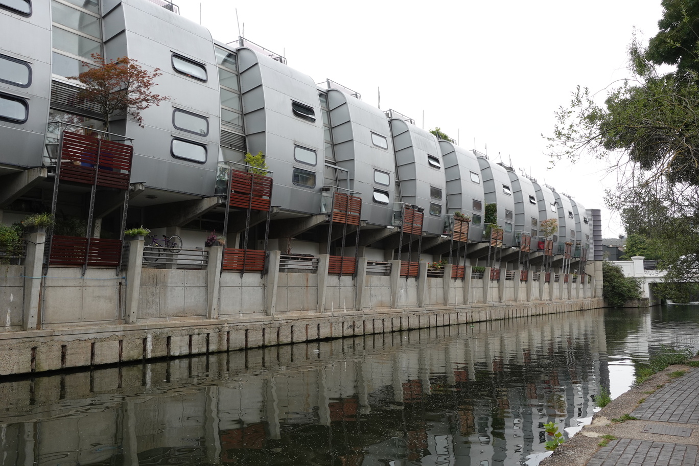An image of a row of cool houses in Camden Town.